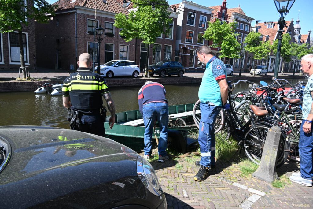 Vrouw belandt met scootmobiel in water Verdronkenoord