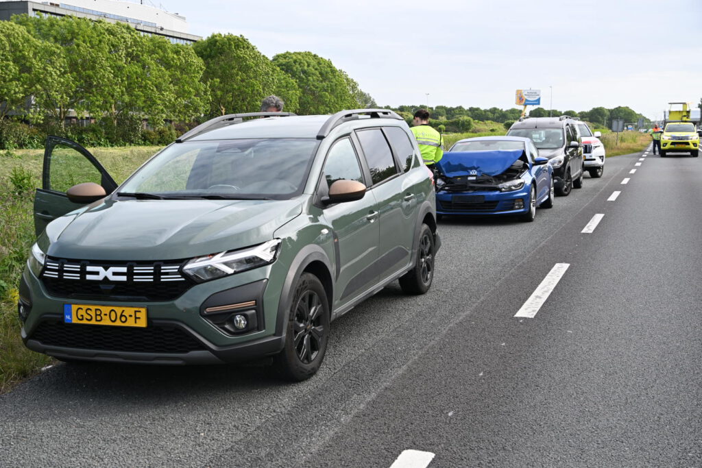 Flinke schade bij ongeval op de N9 in Alkmaar [FOTO'S]