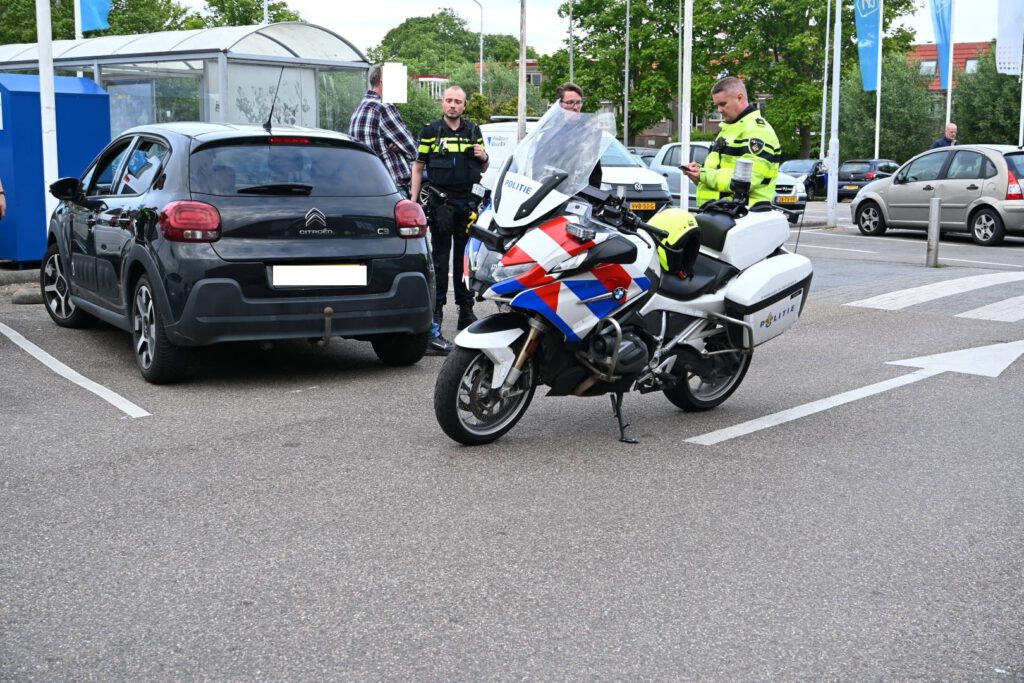 Automobilist aangehouden bij ongeval in Alkmaar