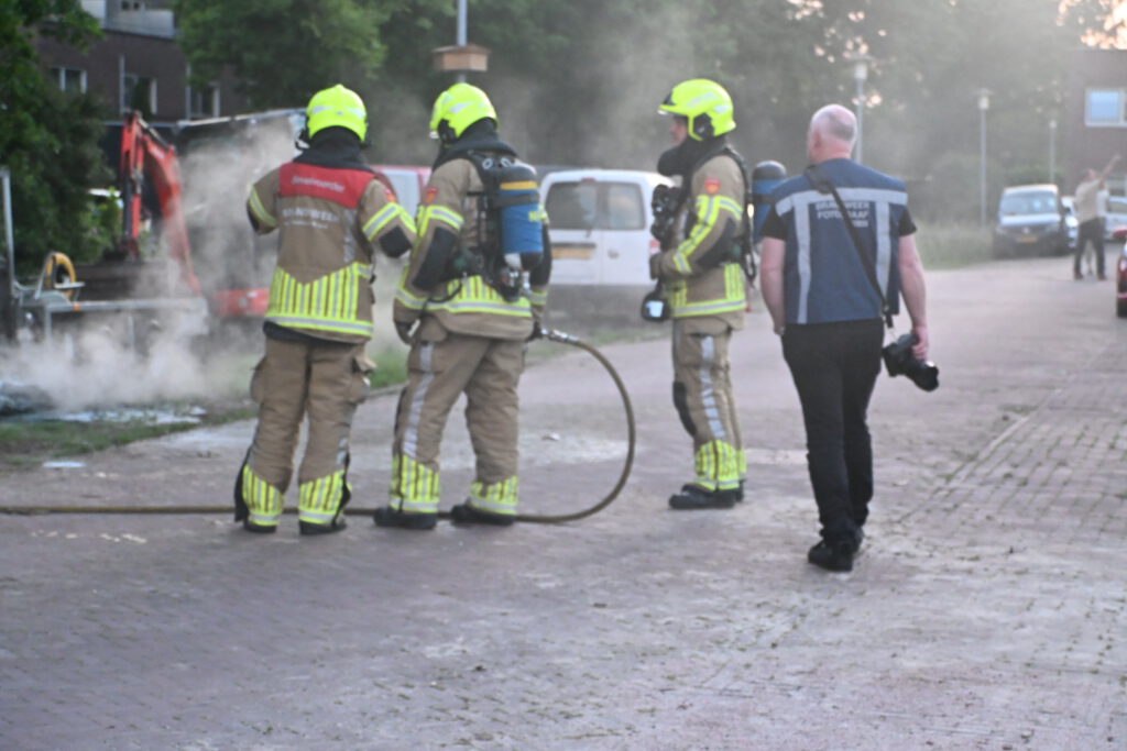Dixi gaat in vlammen op in Heiloo (FOTO'S)
