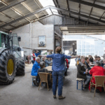 Karavaan presenteert 'de boer op' - Theater over het platteland van nu