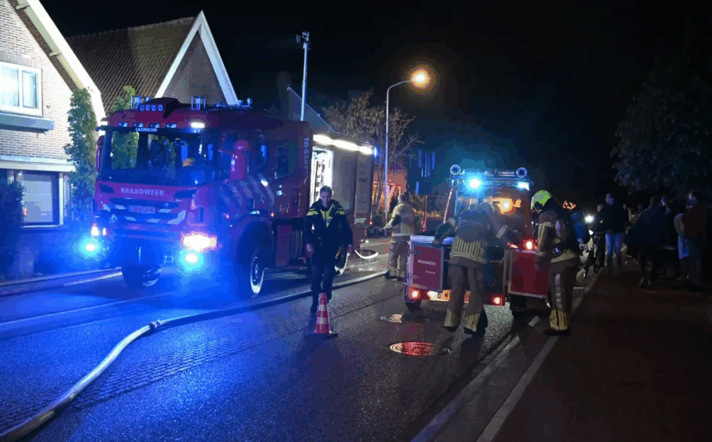 Grote brand bij woning aan Heereweg in Castricum