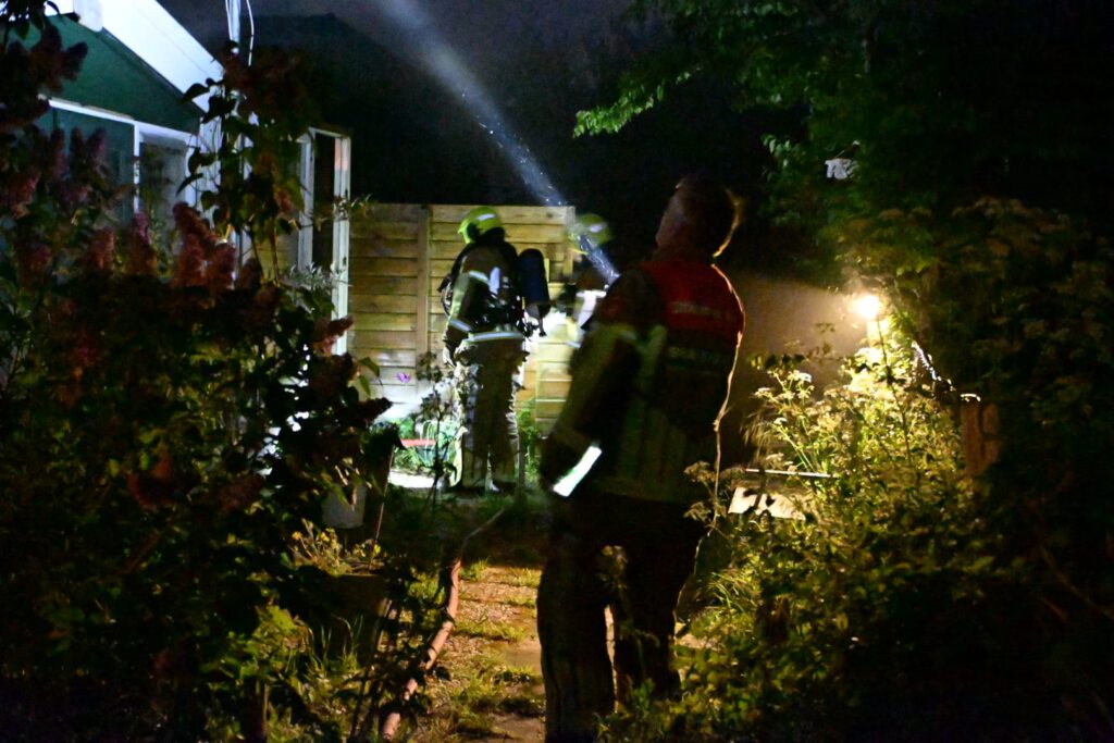 Grote brand op bungalowpark Egmond-Binnen (FOTO'S)