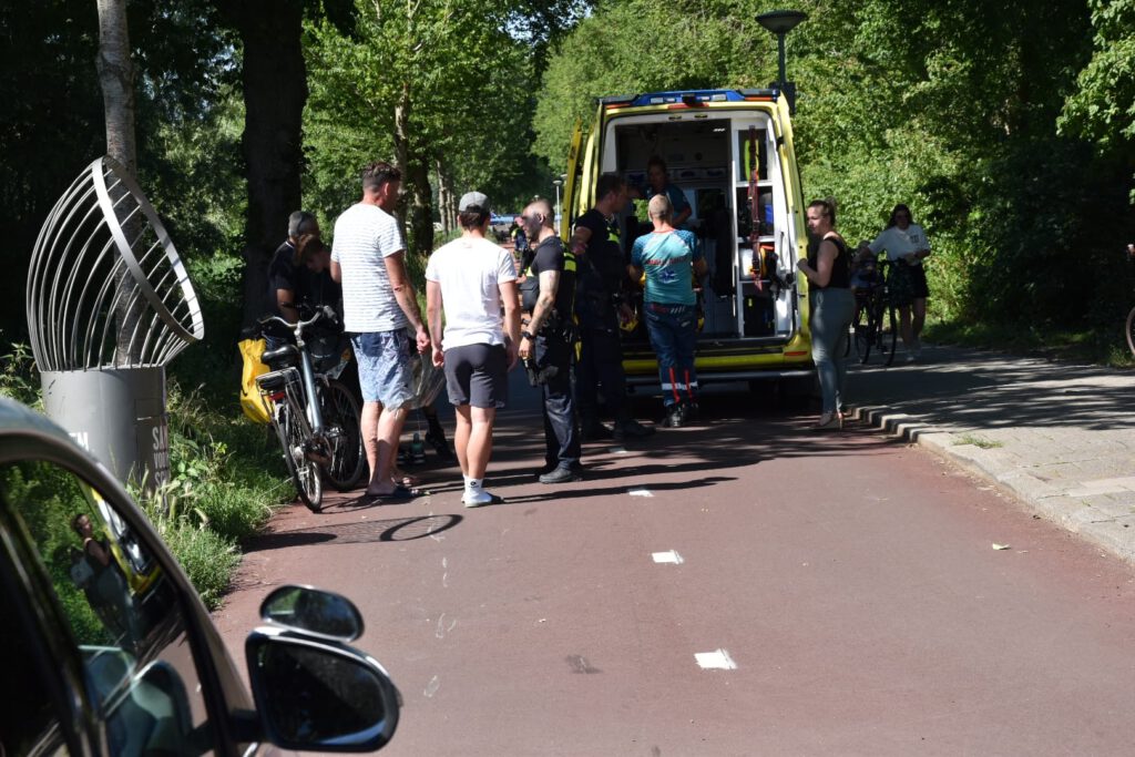 Fietser gewond na aanrijding met scooter op Daalmeerpad