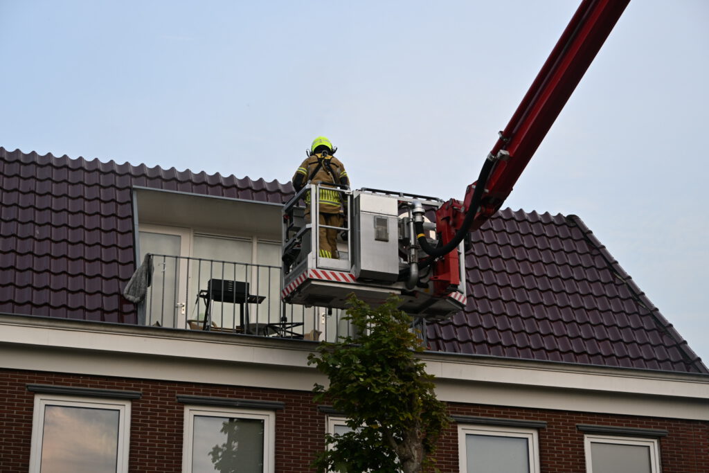 Twaalf appartementen ontruimd bij brand in Alkmaar [FOTO'S]
