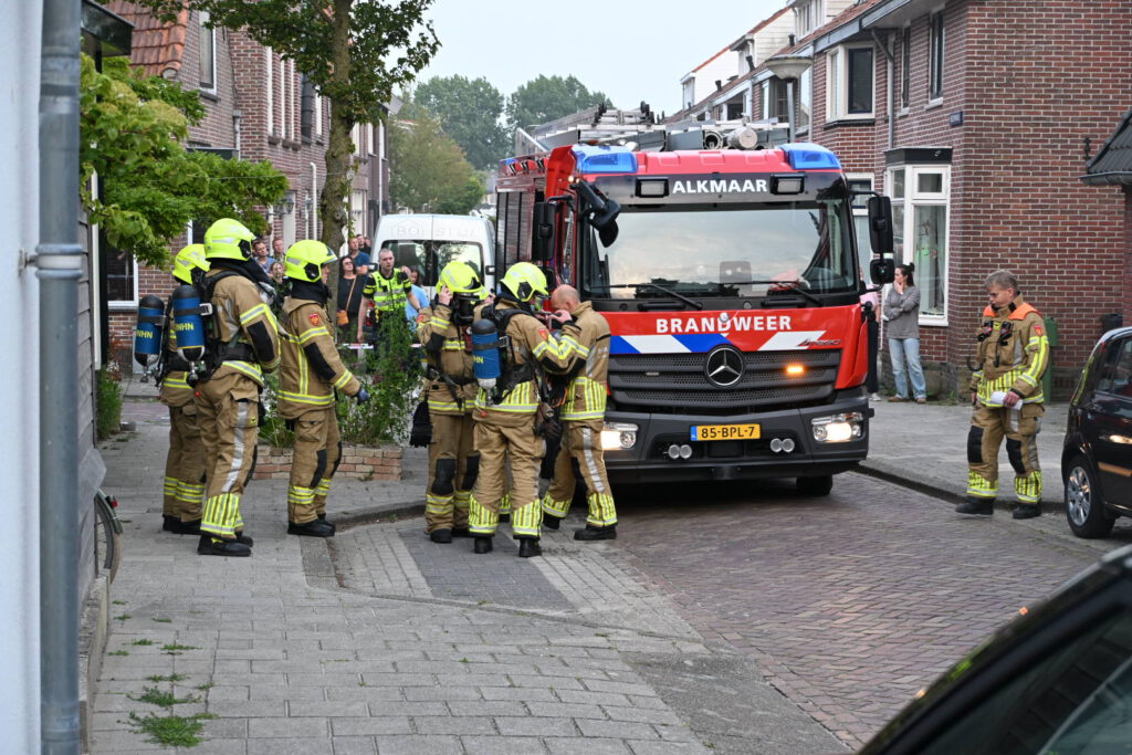 Twaalf appartementen ontruimd bij brand in Alkmaar [FOTO'S]