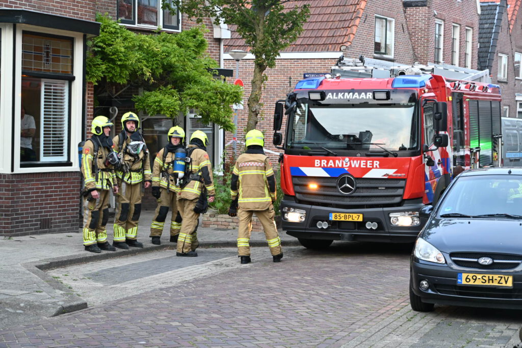 Twaalf appartementen ontruimd bij brand in Alkmaar [FOTO'S]