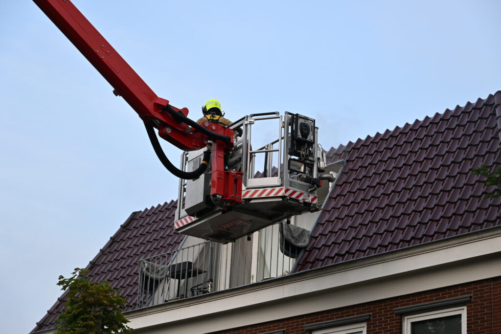 Twaalf appartementen ontruimd bij brand in Alkmaar [FOTO'S]