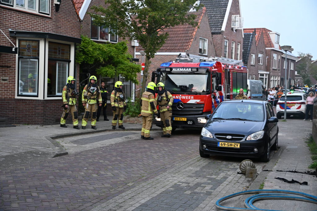 Twaalf appartementen ontruimd bij brand in Alkmaar [FOTO'S]