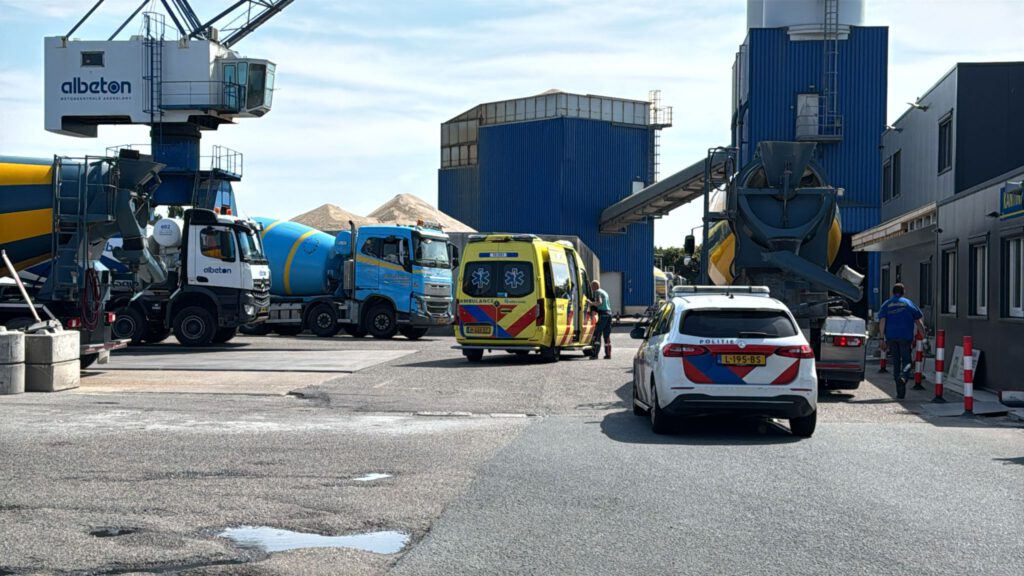 Persoon gewond bij bedrijfsongeval in Akersloot [FOTO'S]