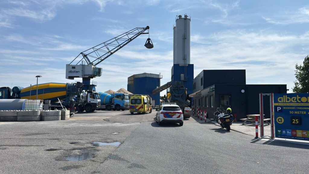 Persoon gewond bij bedrijfsongeval in Akersloot [FOTO'S]