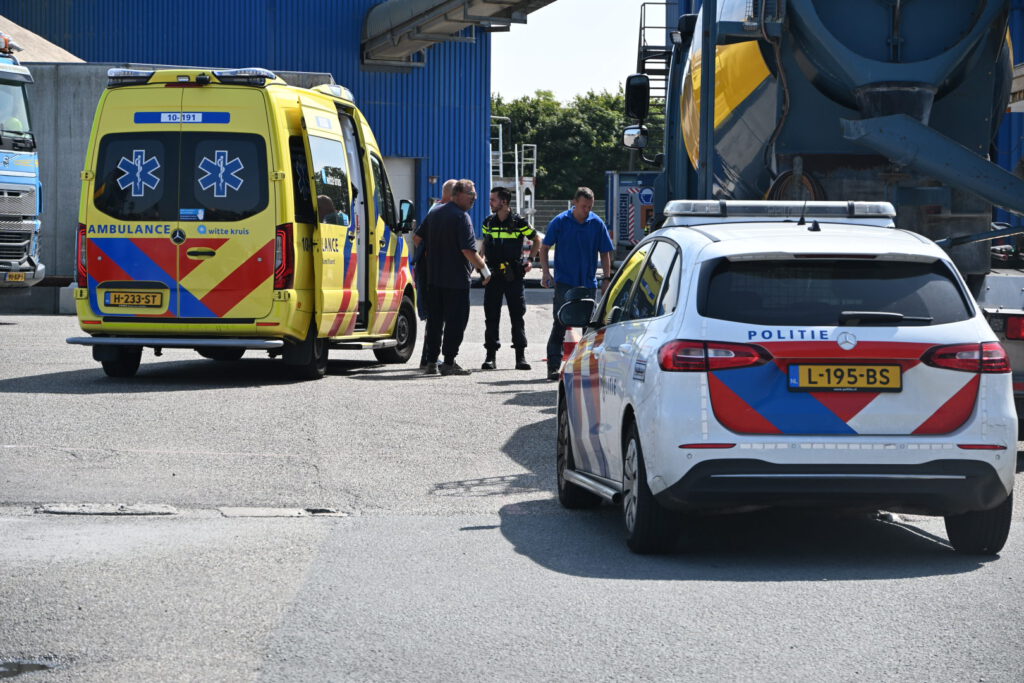 Persoon gewond bij bedrijfsongeval in Akersloot [FOTO'S]