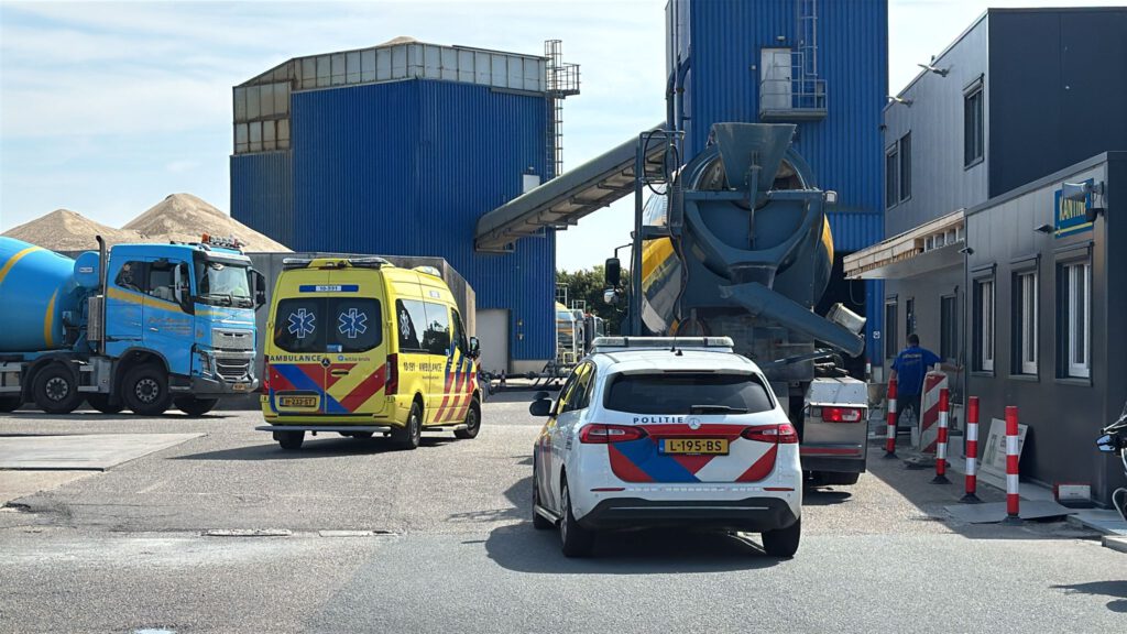 Persoon gewond bij bedrijfsongeval in Akersloot [FOTO'S]