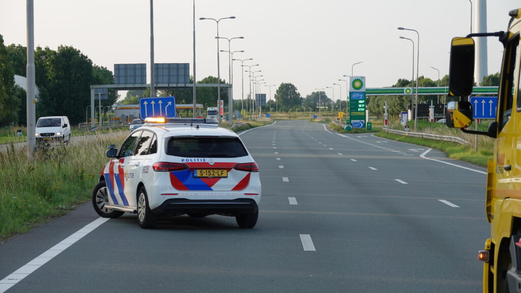 Motorrijder met spoed naar het ziekenhuis na ongeval op N242, weg afgesloten [FOTO'S]