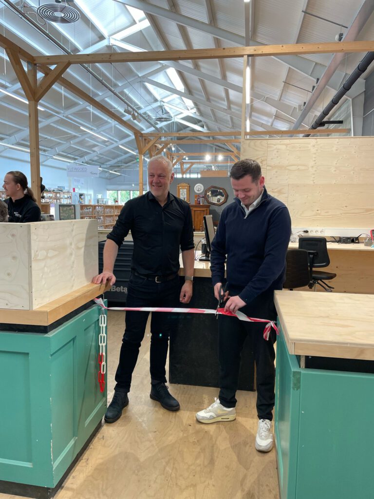Repair-café 2.0 officieel geopend bij RataPlan Alkmaar
