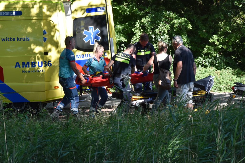 Fietser gewond na aanrijding met scooter op Daalmeerpad