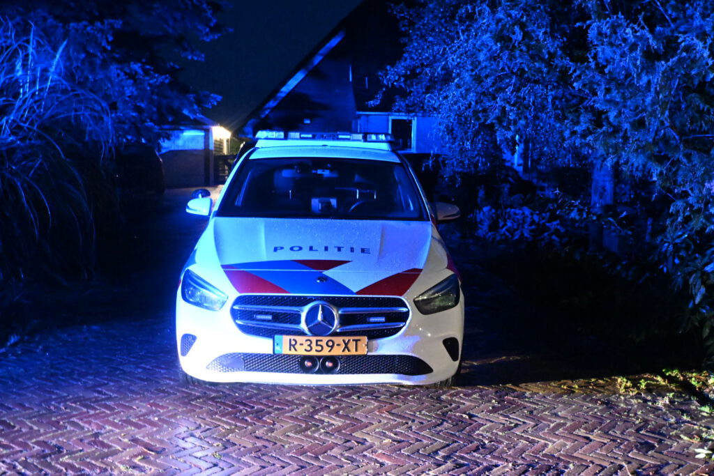 Vrouw ligt te slapen in caravan tijdens brand in caravan in Heiloo [FOTO'S]