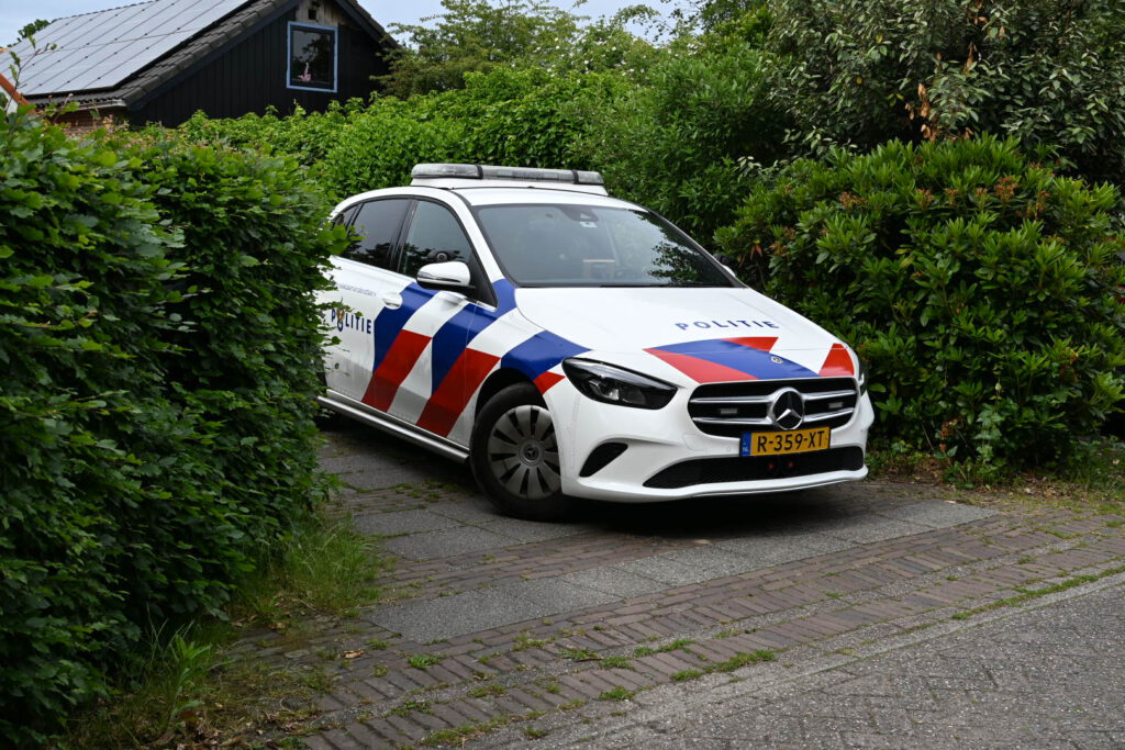 OPMERKELIJK: Explosief uit 17de eeuw aangetroffen in achtertuin van woonhuis in Heiloo [FOTO'S]