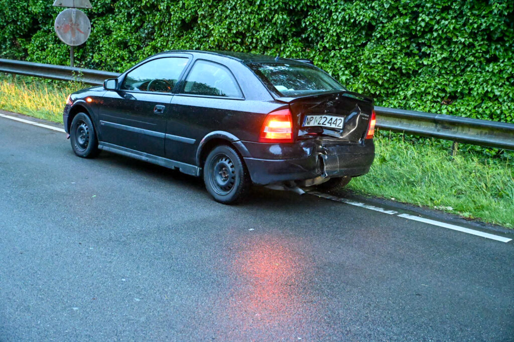 Motorrijder ernstig gewond na ongeval met personenauto op de N9 bij Alkmaar [FOTO'S]
