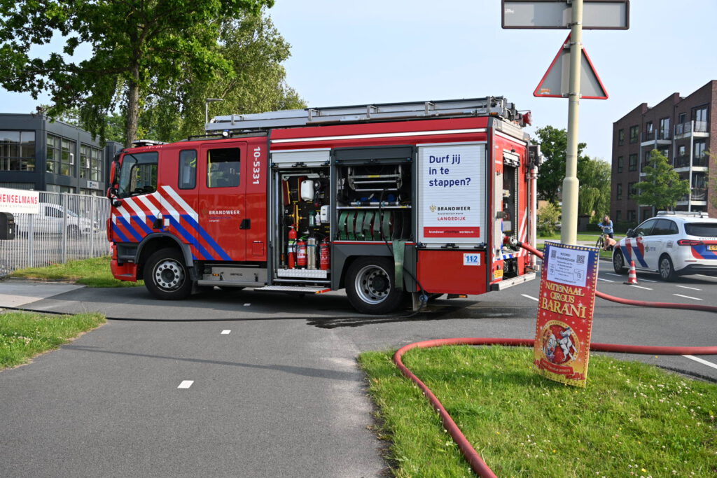Brandweer moet brand in container blussen in Noord-Scharwoude