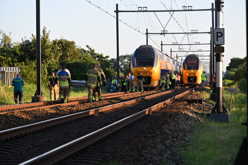 Vrouw gewond bij explosie in trein tussen Alkmaar en Uitgeest. [FOTO'S]