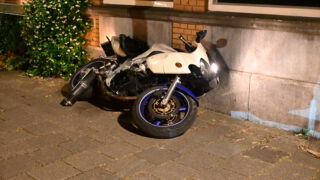 Motorrijder aangehouden na ongeval in Alkmaar [FOTO'S]