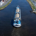 Karavaan viert 200 jaar Noordhollands Kanaal met theatrale expeditie