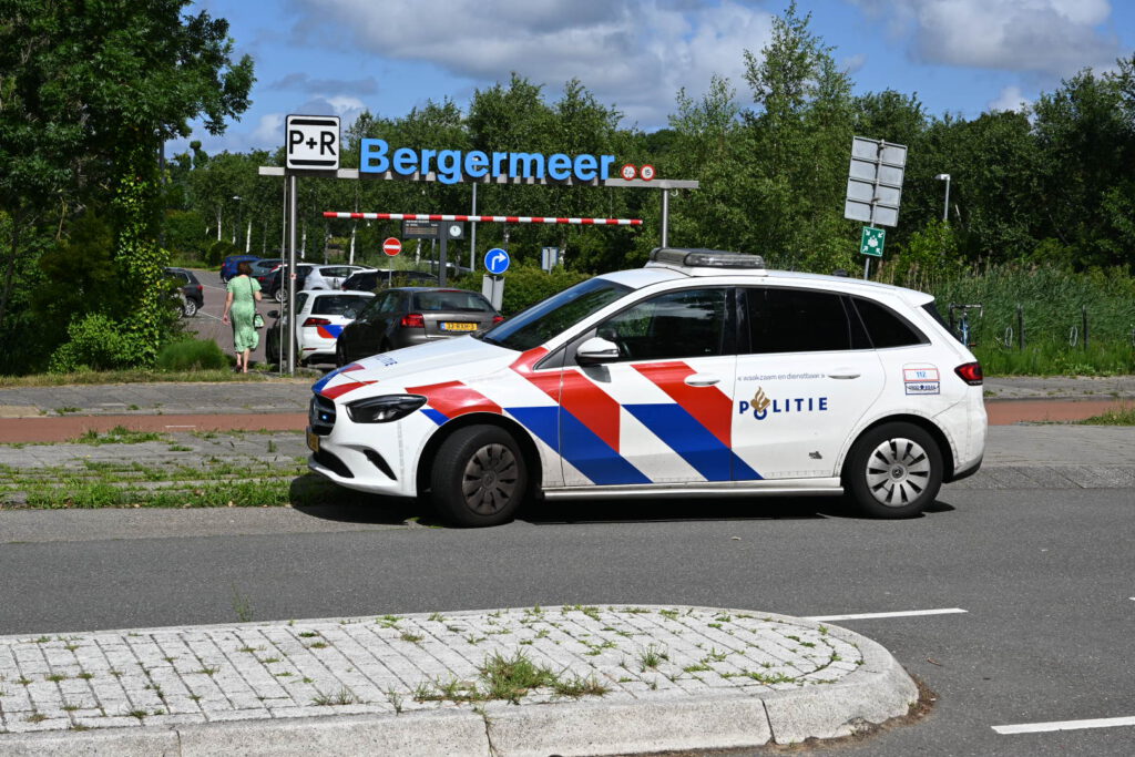 Twee gewonden en aanhoudingen na steekpartij bij het AZC in Alkmaar [FOTO'S]
