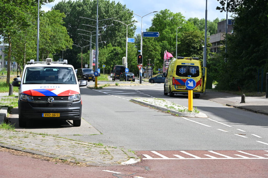 Twee gewonden en aanhoudingen na steekpartij bij het AZC in Alkmaar [FOTO'S]