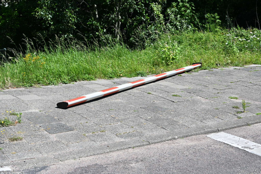 Defecte spoorboom veroorzaakt hinder bij treinverkeer in Alkmaar [FOTO'S]
