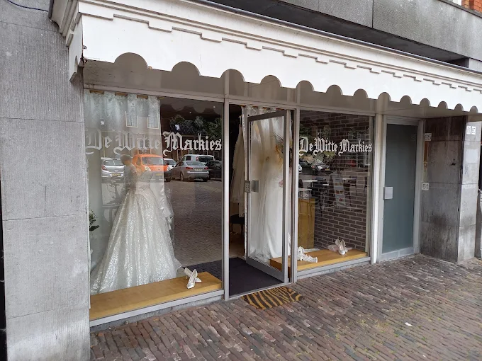 Mary Borsato sluit na 47 jaar haar bruidswinkel en gaat van pensioen genieten