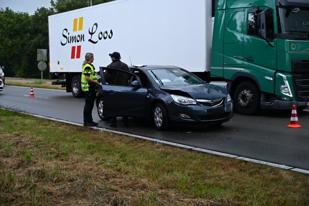 Kettingbotsing met vier auto’s op N9 in Alkmaar