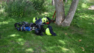 Paard trapt gasleiding lek in de duinen van Egmond